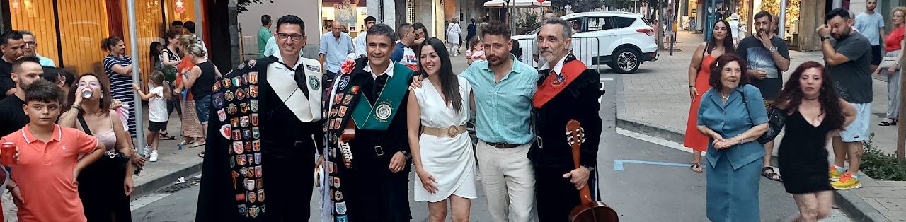 Tuna de Barcelona celebrando el aniversario de Claudio